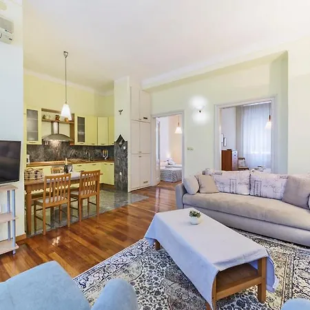 Center Apartment